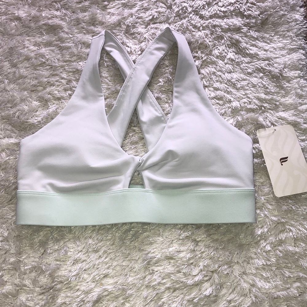 Fabletics Oasis Twist Sports Bra